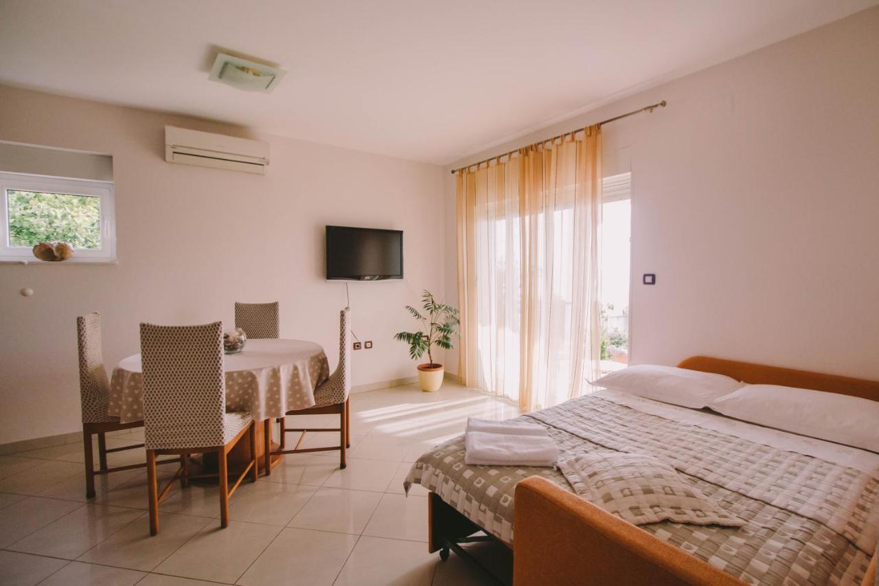 Apartments Jasna Подстрана Екстериор снимка