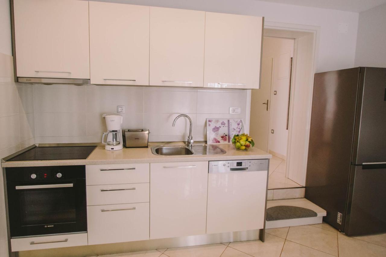 Apartments Jasna Подстрана Екстериор снимка