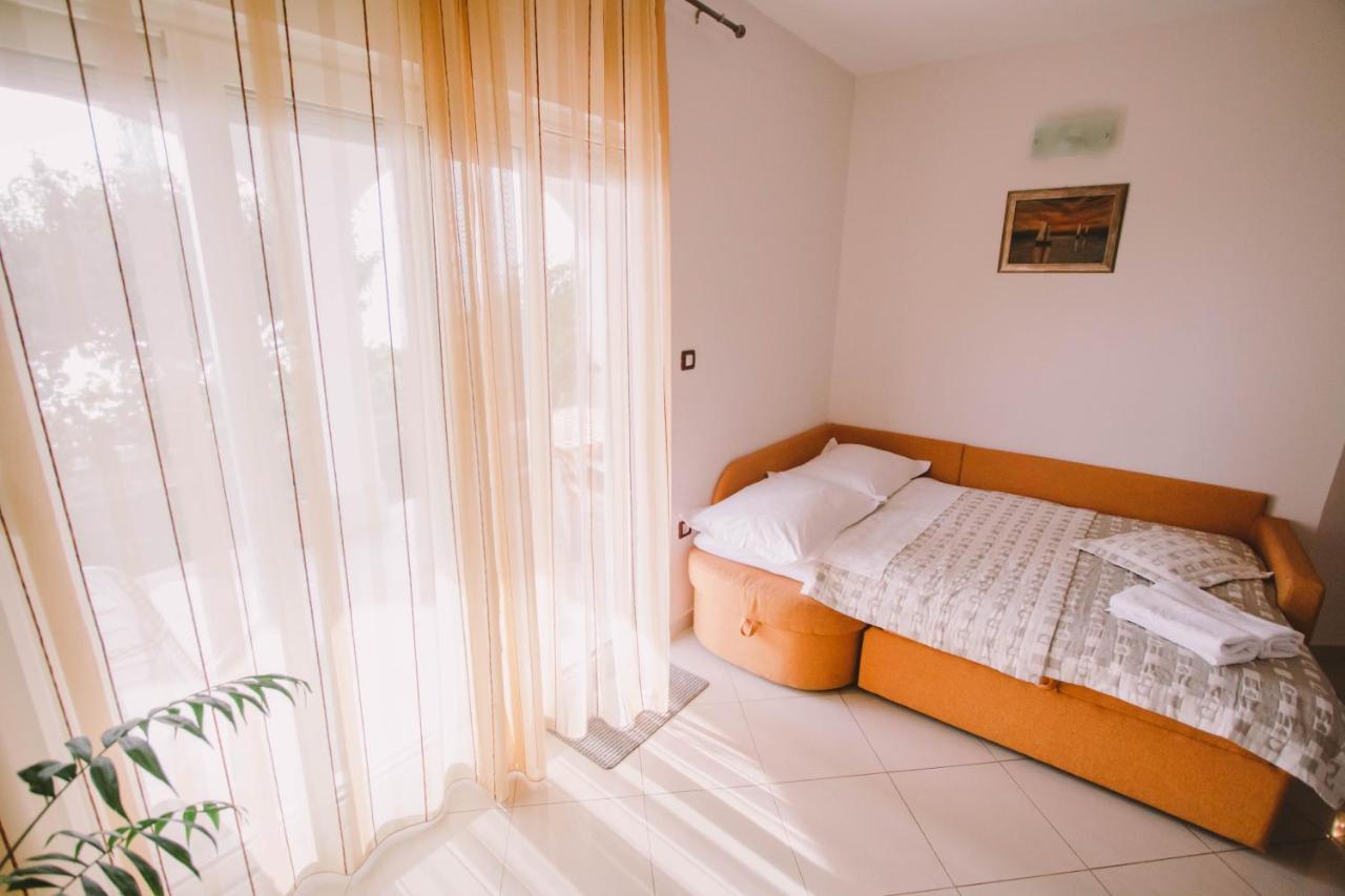 Apartments Jasna Подстрана Екстериор снимка