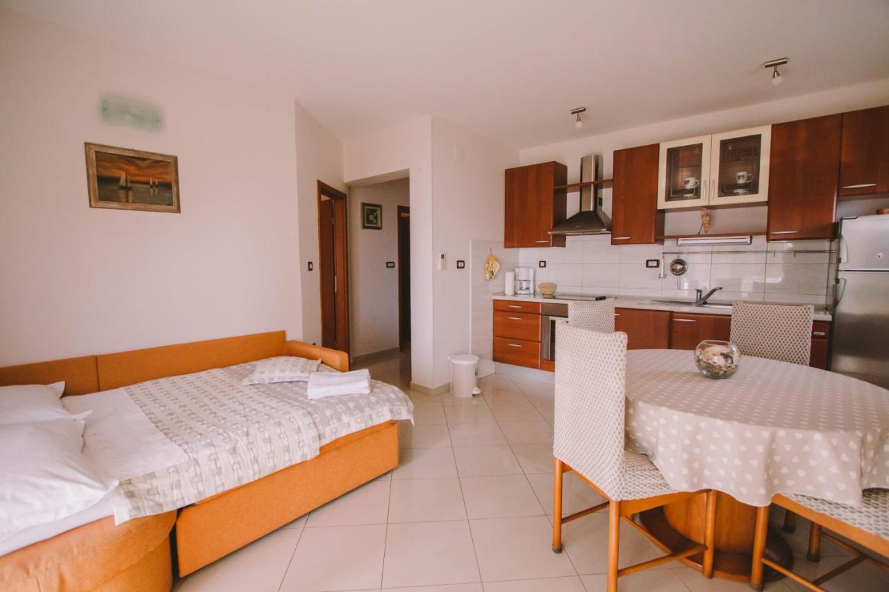 Apartments Jasna Подстрана Екстериор снимка